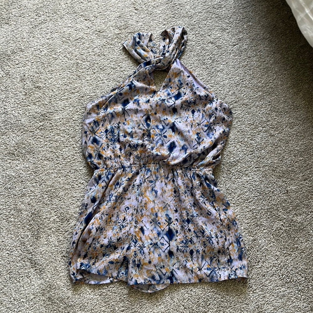 Super cute romper with key hole neck detail